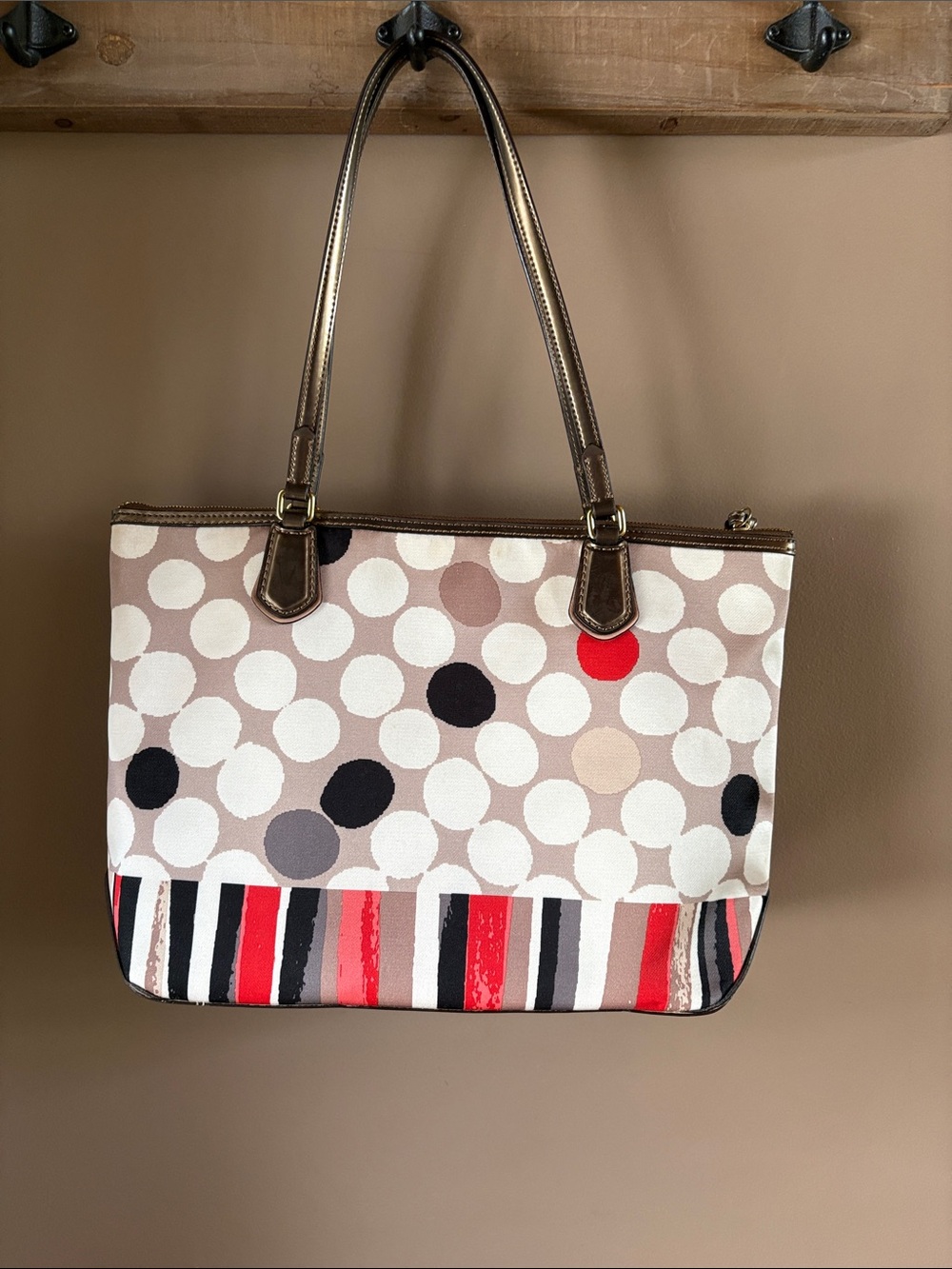Coach Bag - Picture 2 of 13